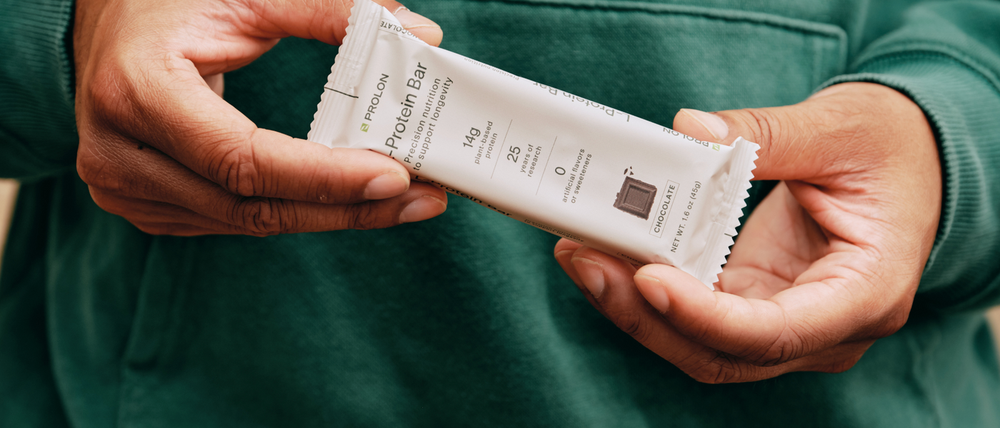 What To Look for in a Healthy Protein Bar (Spoiler: the One You’re Eating Could Be Aging You)